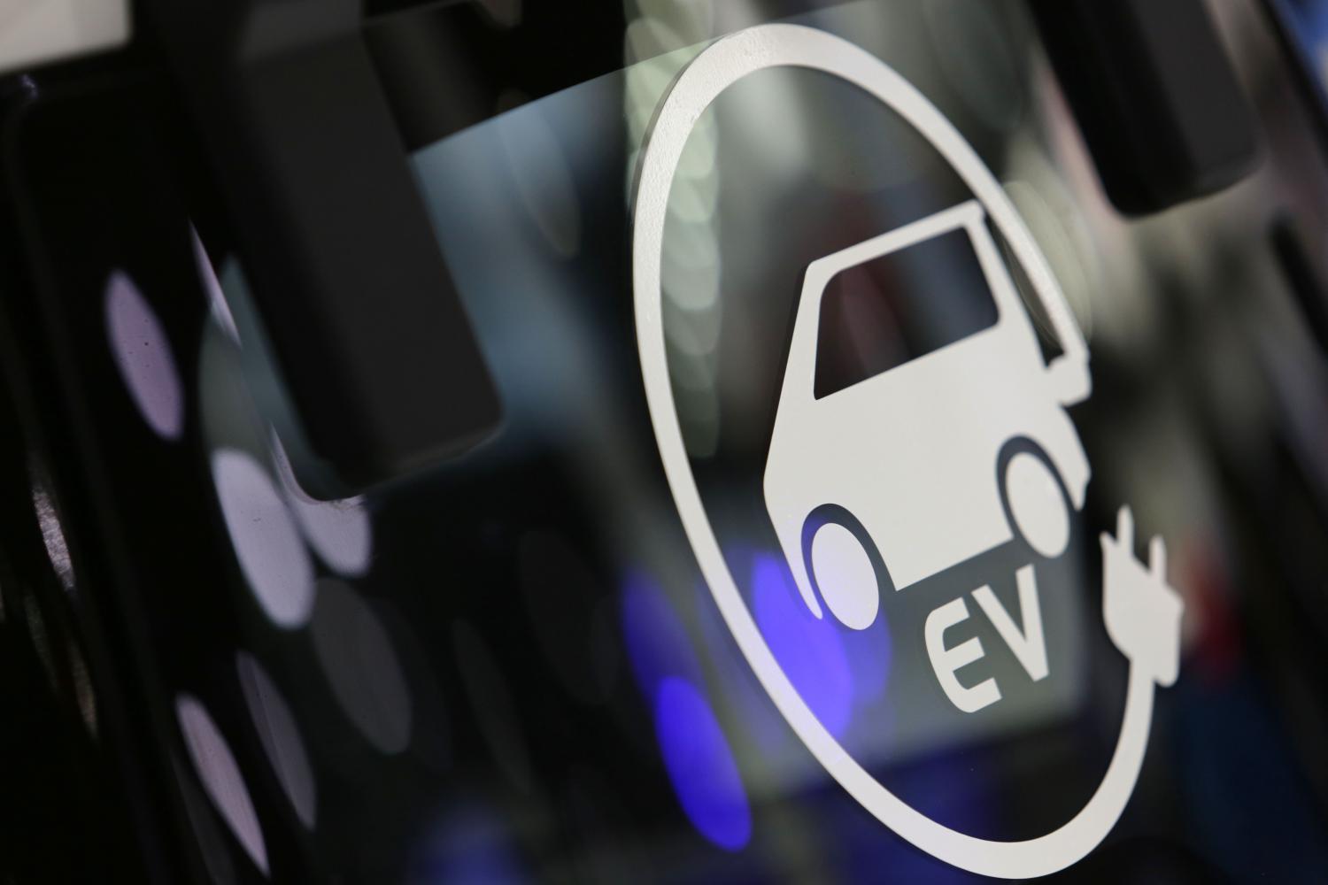 Automakers Commit To Increasing Electric Car Sales In The US EV Update ...