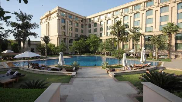 Exterior__The_Grand_New_Delhi__Hotels_in_Delhi__1_lxoffk